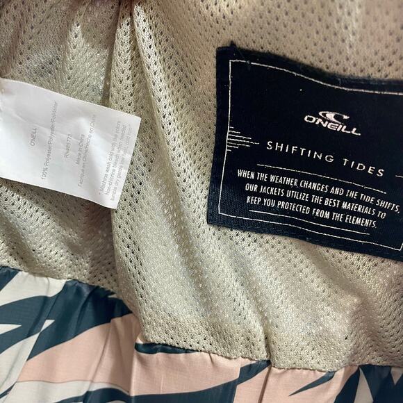 O'Neill Crop Windbreaker Hooded Pink Multicolored Camo Leaf Print Size XL - Picture 9 of 12